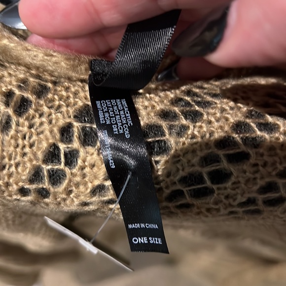 Torrid Open Knit Ruana - Picture 4 of 7